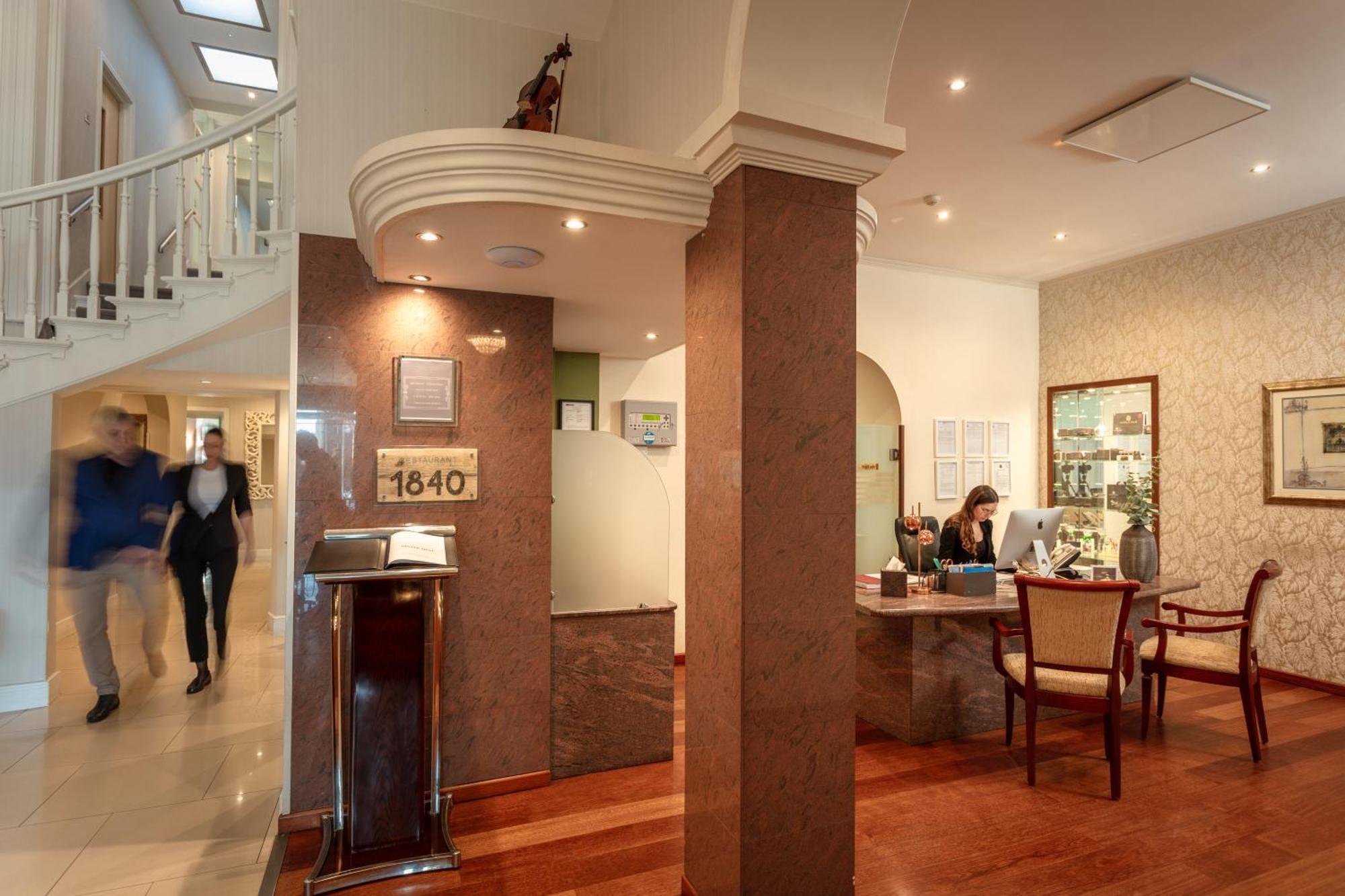 Hotel Savoy Saint Helier Jersey Екстериор снимка