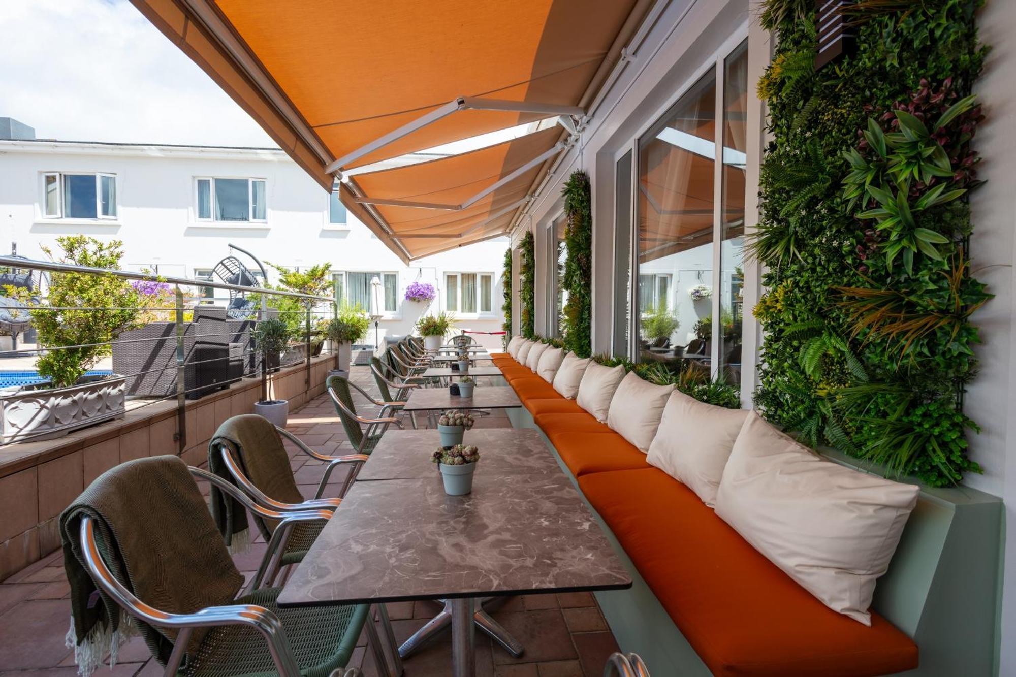 Hotel Savoy Saint Helier Jersey Екстериор снимка
