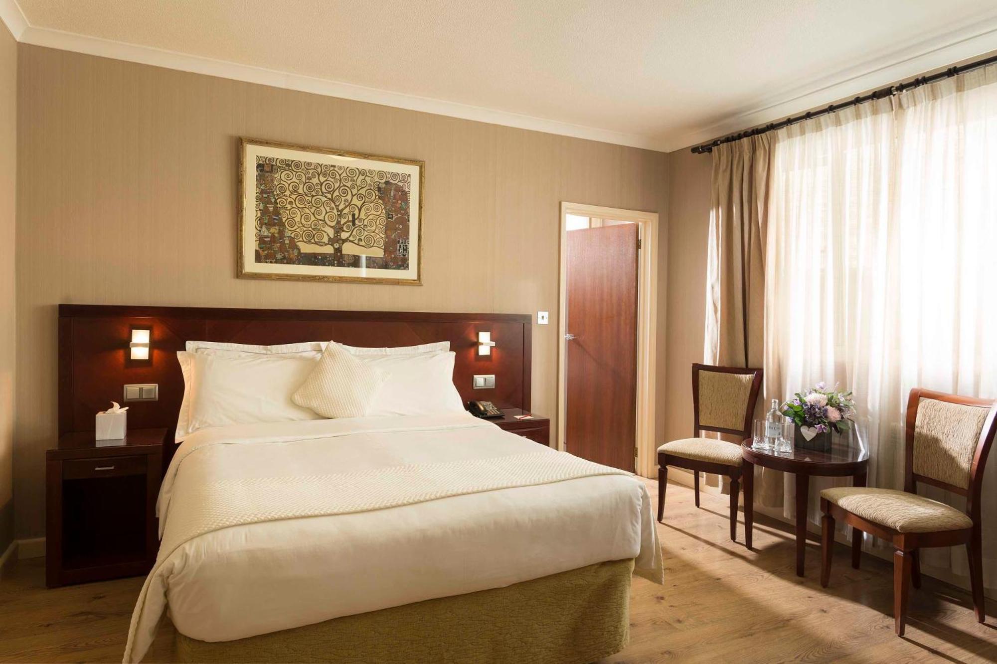 Hotel Savoy Saint Helier Jersey Екстериор снимка