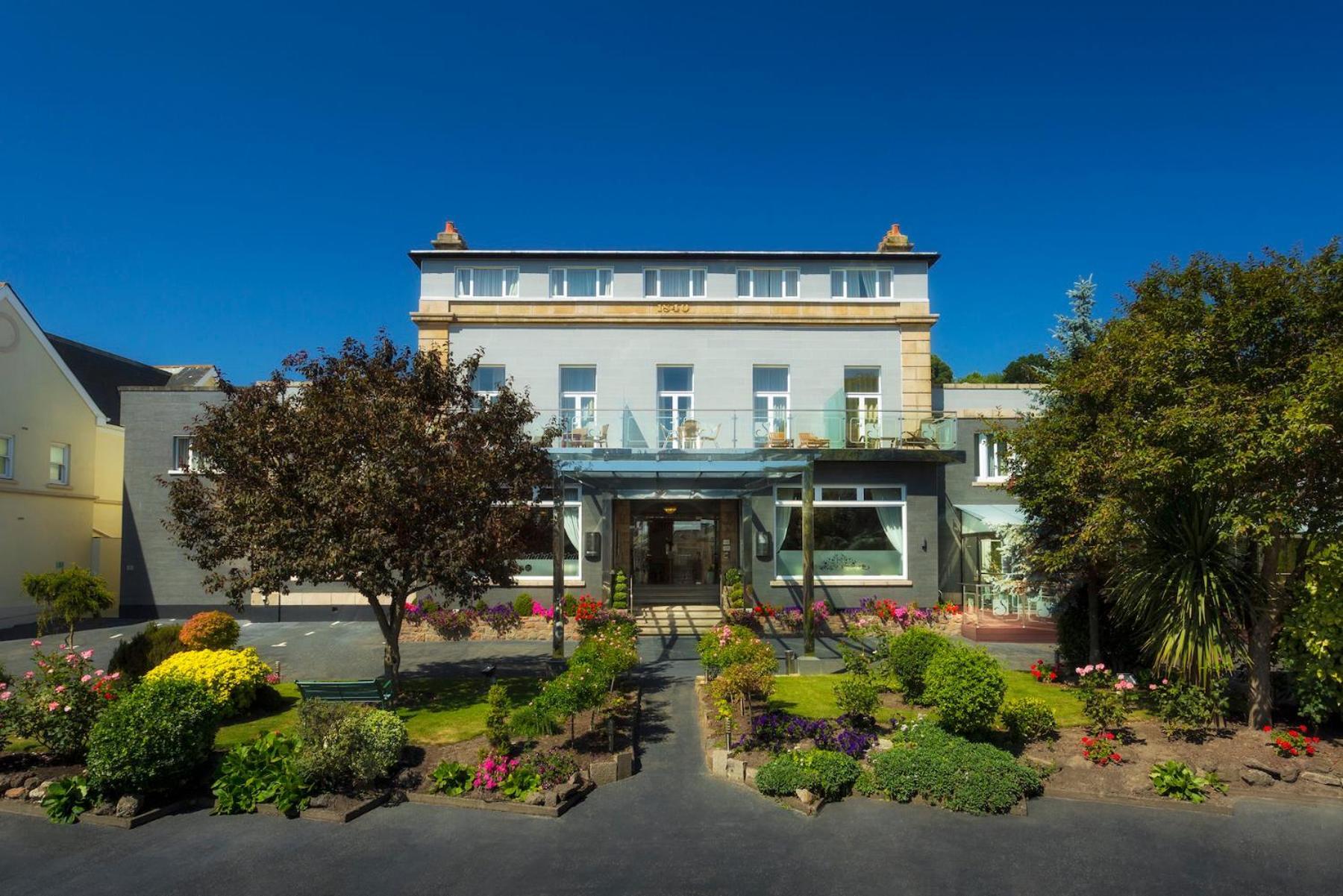 Hotel Savoy Saint Helier Jersey Екстериор снимка