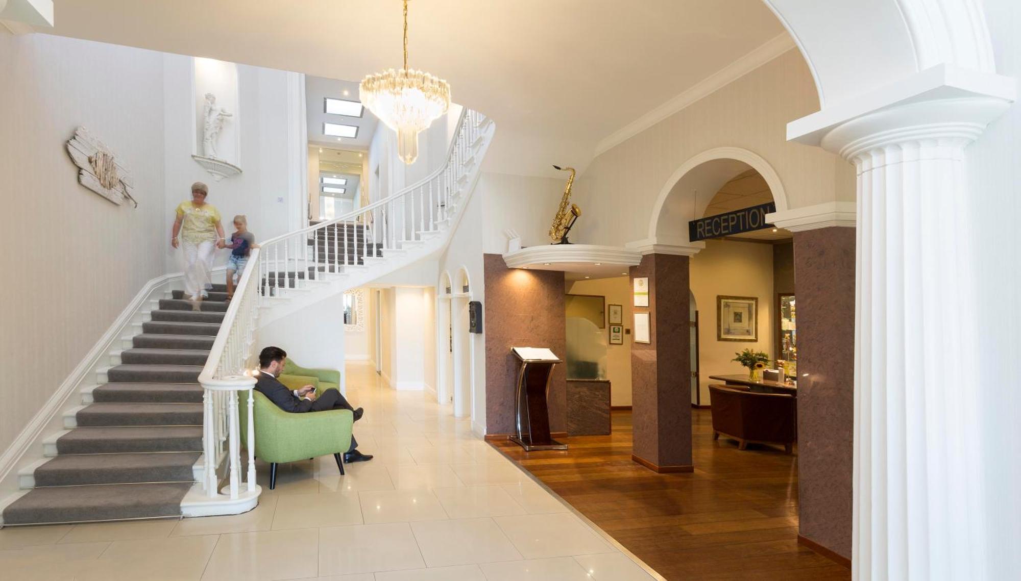 Hotel Savoy Saint Helier Jersey Екстериор снимка