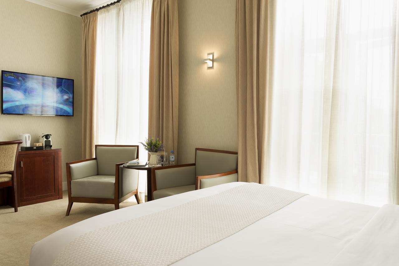 Hotel Savoy Saint Helier Jersey Екстериор снимка
