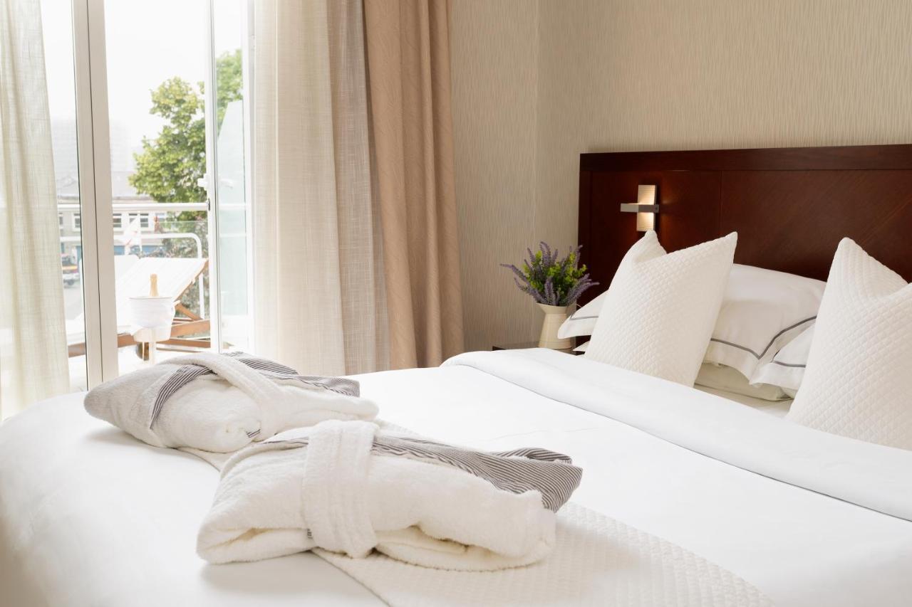 Hotel Savoy Saint Helier Jersey Екстериор снимка