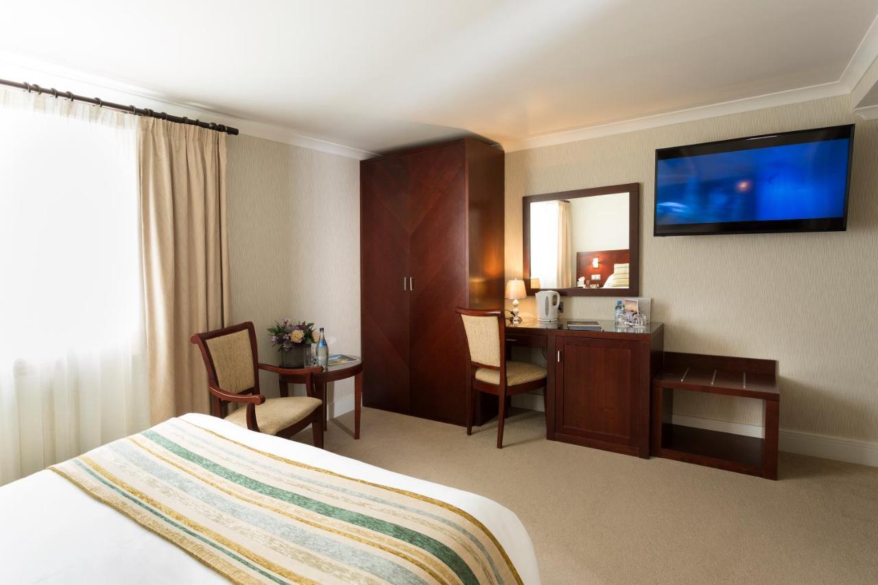 Hotel Savoy Saint Helier Jersey Екстериор снимка