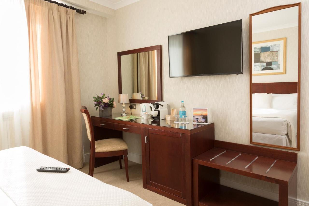 Hotel Savoy Saint Helier Jersey Екстериор снимка